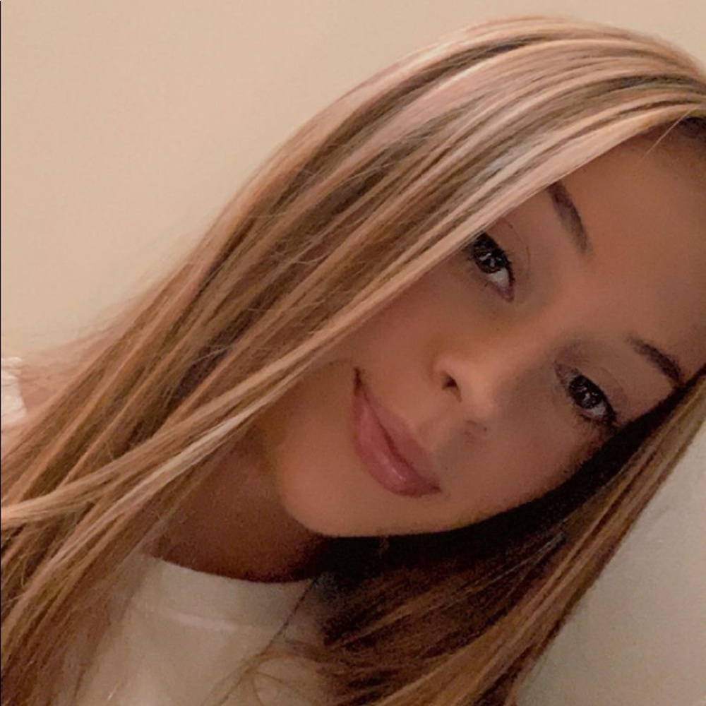 Meet your Posher, Emilie